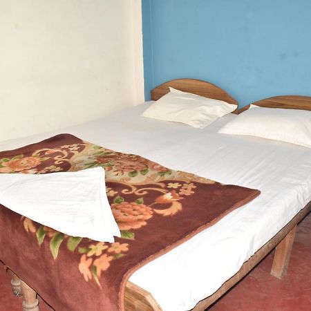Om Rest House Hotell Varanasi Eksteriør bilde